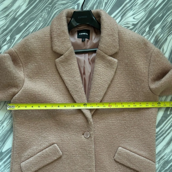 NWOT Express Wool Blend Dusty Pink Women Coat. One button closer. Two packets. - Picture 6 of 9